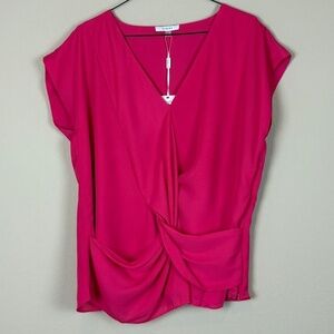 NWT Sioni Sleeveless Twisted Front Giant Hibiscus (Pink) Blouse; Size Large